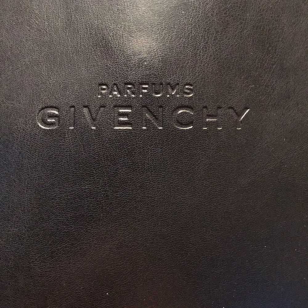 Givenchy large tote - Picture 2 of 8